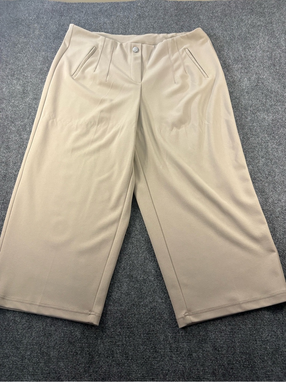 Cato size 18/20 Beige Wide-Leg Pull-On capris
